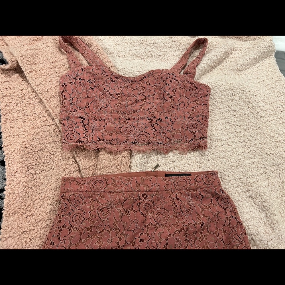 DYNAMITE lace two piece set